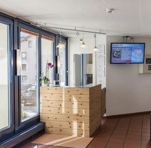 Vendégház Gaestehaus Convict Zuoz