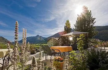 Gaestehaus Convict Konukevi Zuoz